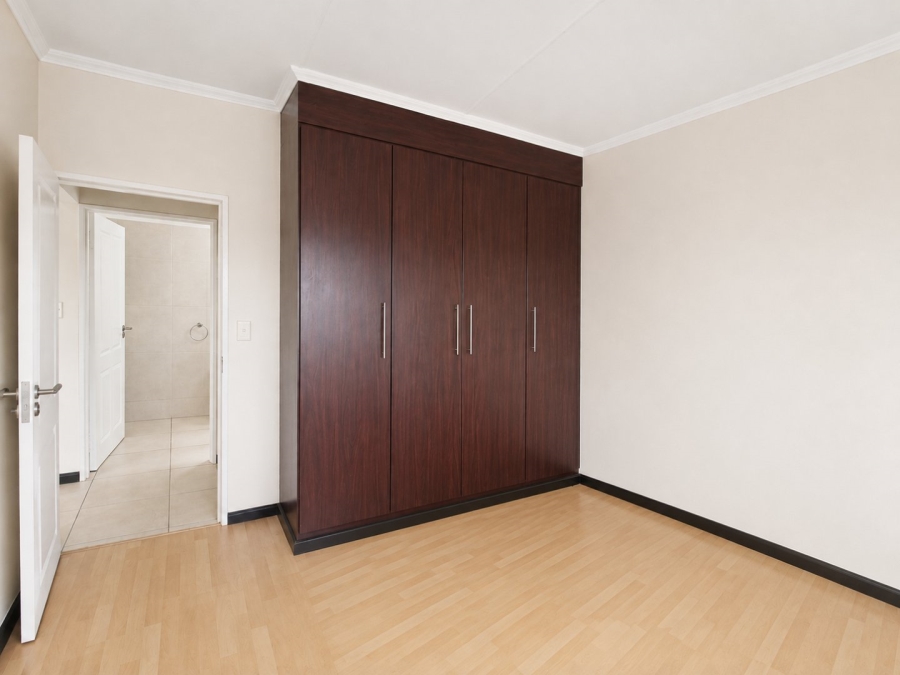 2 Bedroom Property for Sale in Greenstone Crest Gauteng