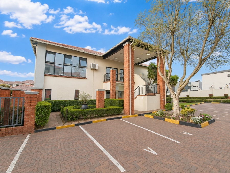 2 Bedroom Property for Sale in Greenstone Crest Gauteng