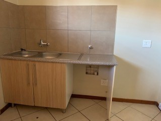 To Let 2 Bedroom Property for Rent in Monavoni Gauteng