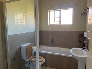 To Let 2 Bedroom Property for Rent in Monavoni Gauteng