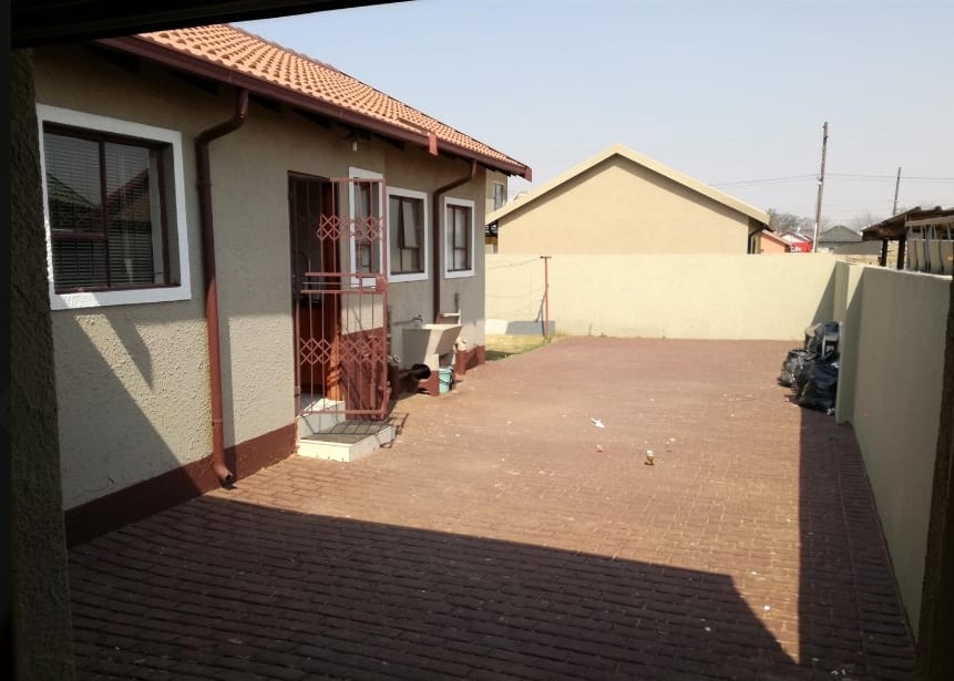 2 Bedroom Property for Sale in Protea Glen Gauteng