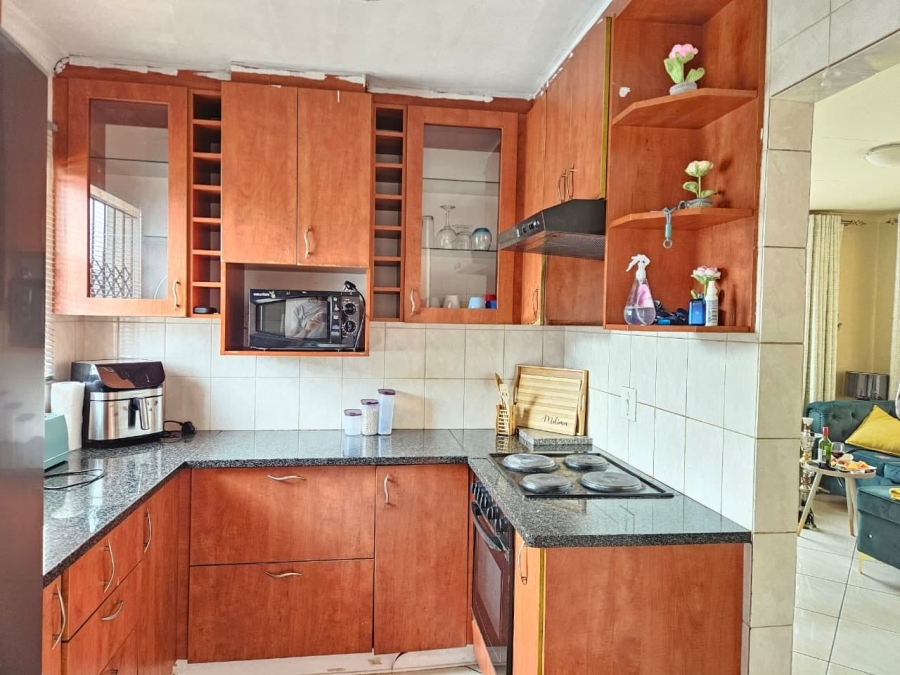 2 Bedroom Property for Sale in Protea Glen Gauteng