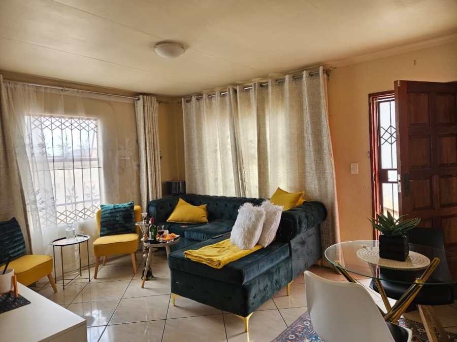 2 Bedroom Property for Sale in Protea Glen Gauteng