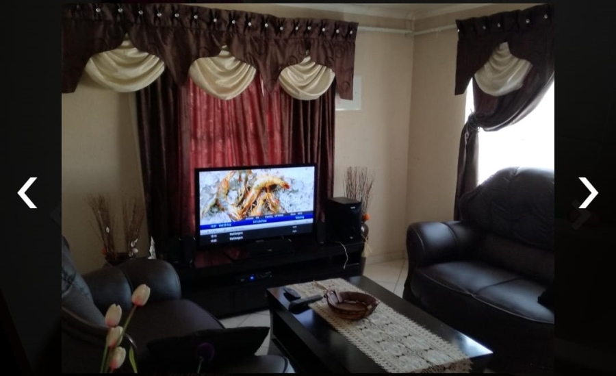 2 Bedroom Property for Sale in Protea Glen Gauteng
