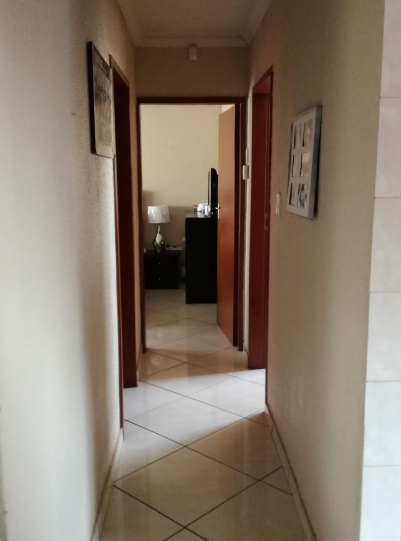 2 Bedroom Property for Sale in Protea Glen Gauteng