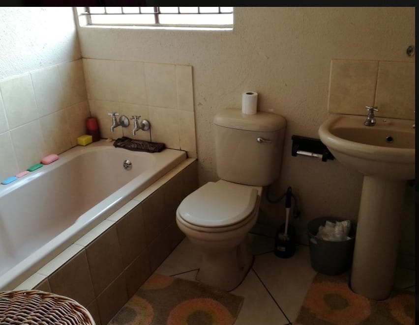 2 Bedroom Property for Sale in Protea Glen Gauteng