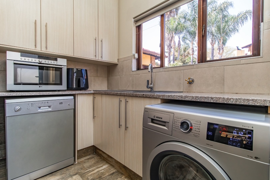 4 Bedroom Property for Sale in Glen Erasmia Gauteng