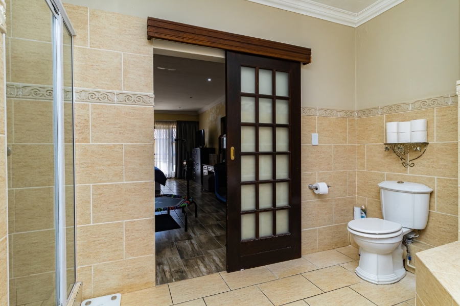 4 Bedroom Property for Sale in Glen Erasmia Gauteng