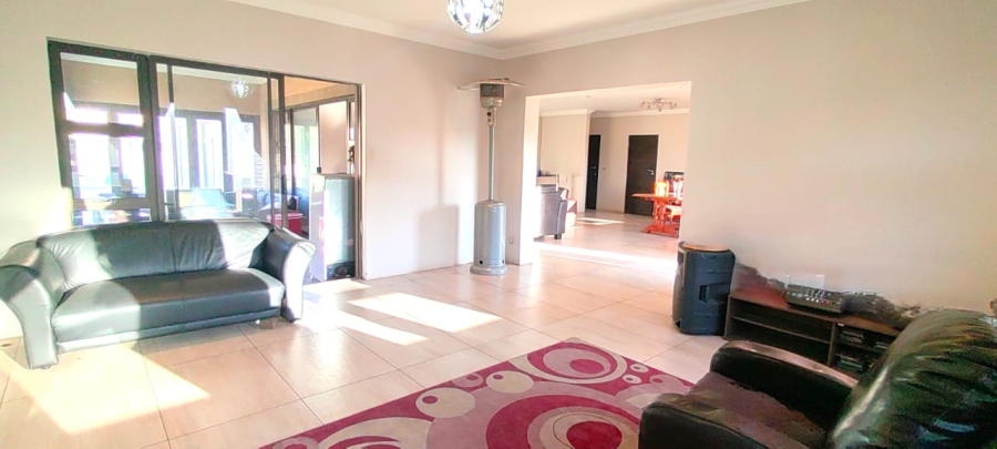 To Let 4 Bedroom Property for Rent in Vanderbijlpark SE 8 Gauteng