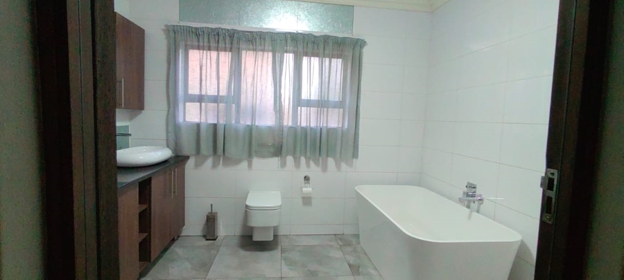 To Let 4 Bedroom Property for Rent in Vanderbijlpark SE 8 Gauteng