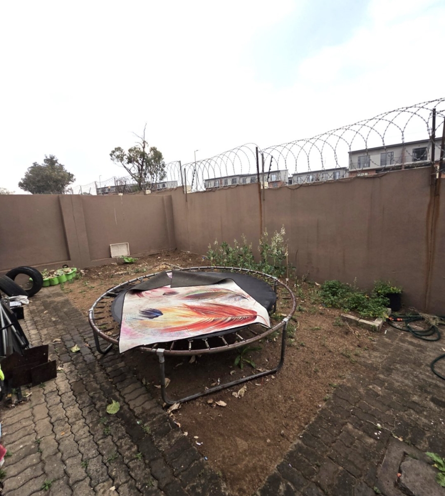 3 Bedroom Property for Sale in Vorna Valley Gauteng