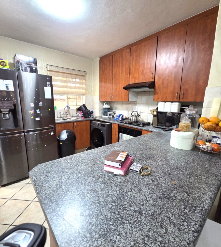 3 Bedroom Property for Sale in Vorna Valley Gauteng