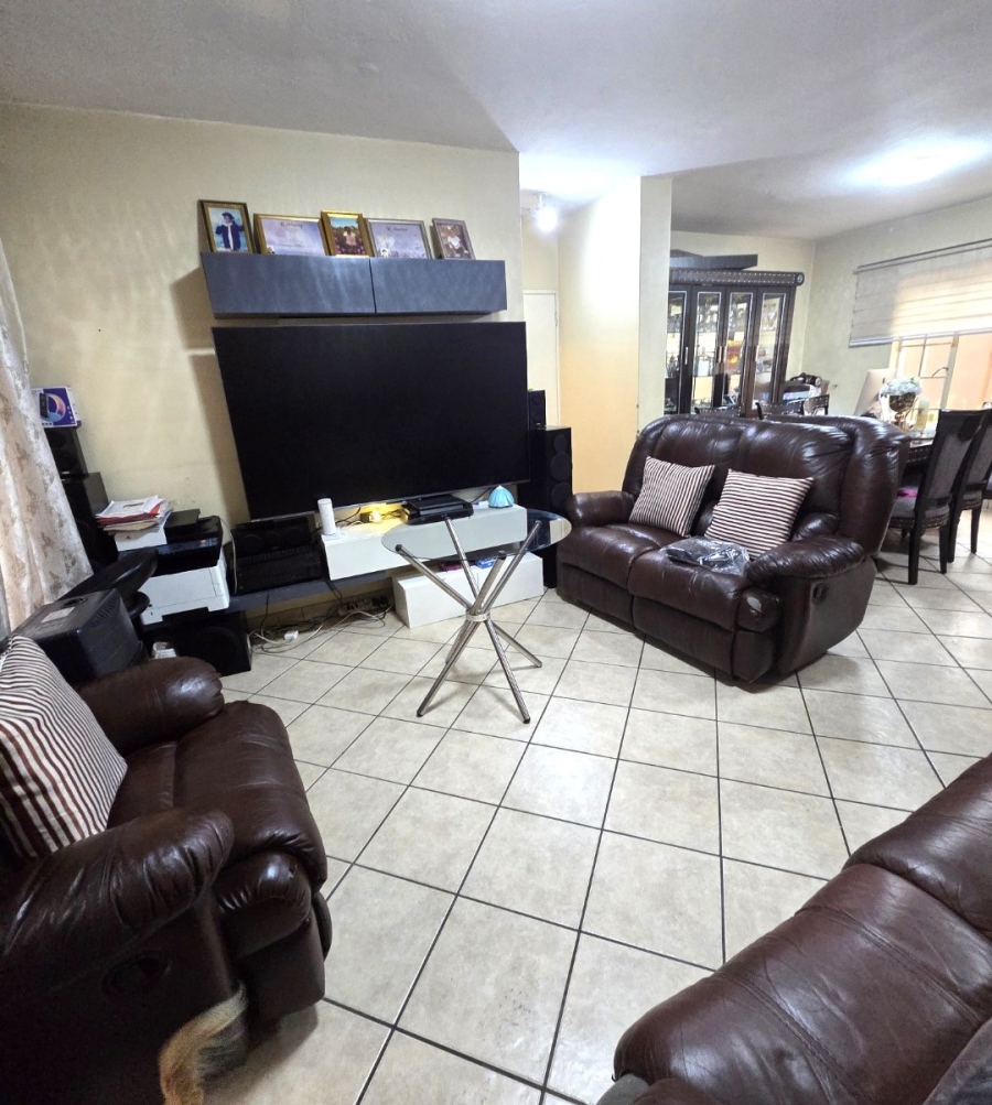 3 Bedroom Property for Sale in Vorna Valley Gauteng