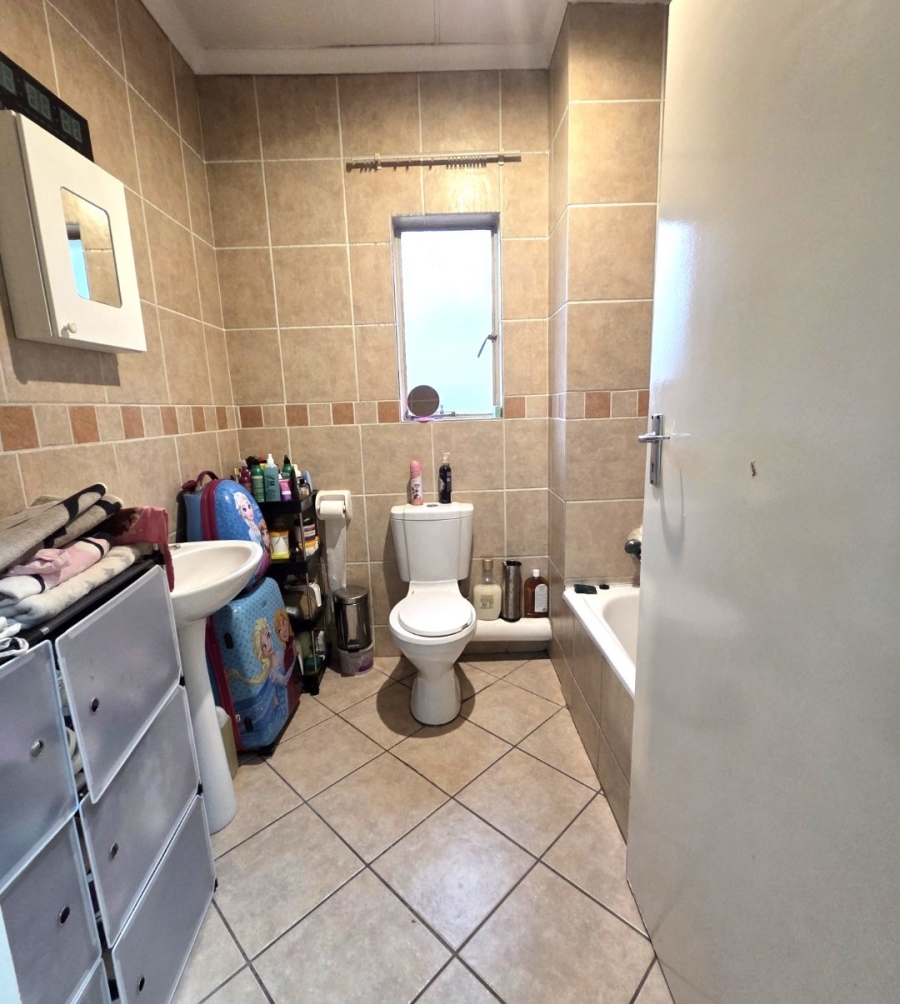 3 Bedroom Property for Sale in Vorna Valley Gauteng