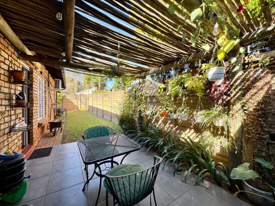To Let 2 Bedroom Property for Rent in Pierre Van Ryneveld Gauteng