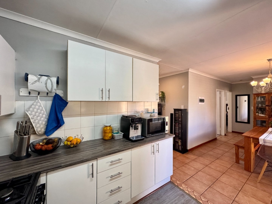 To Let 2 Bedroom Property for Rent in Pierre Van Ryneveld Gauteng