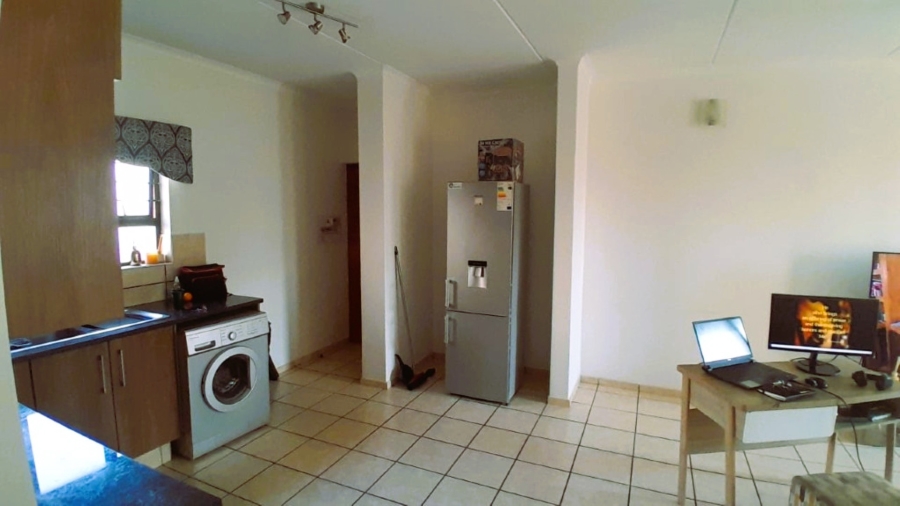2 Bedroom Property for Sale in Barbeque Downs Gauteng