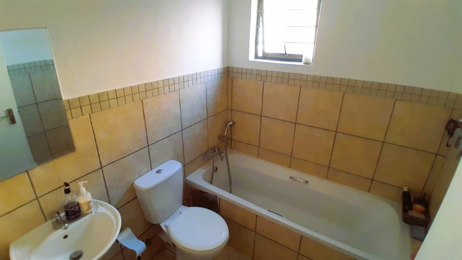 2 Bedroom Property for Sale in Barbeque Downs Gauteng