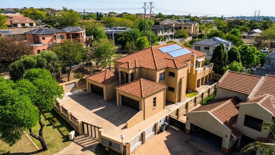 5 Bedroom Property for Sale in Carlswald North Estate Gauteng