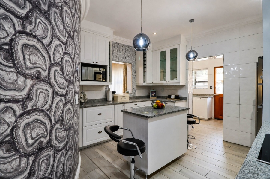 5 Bedroom Property for Sale in Carlswald North Estate Gauteng