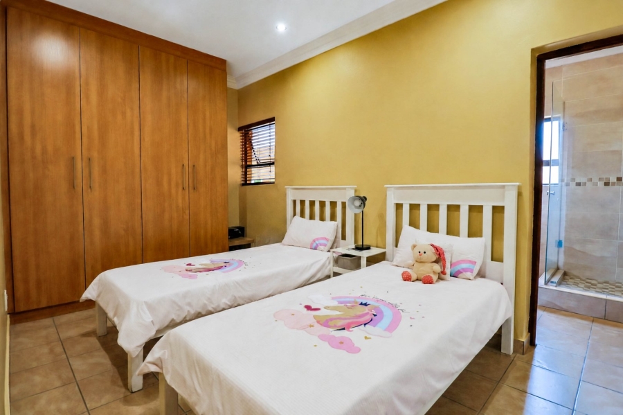 5 Bedroom Property for Sale in Carlswald North Estate Gauteng