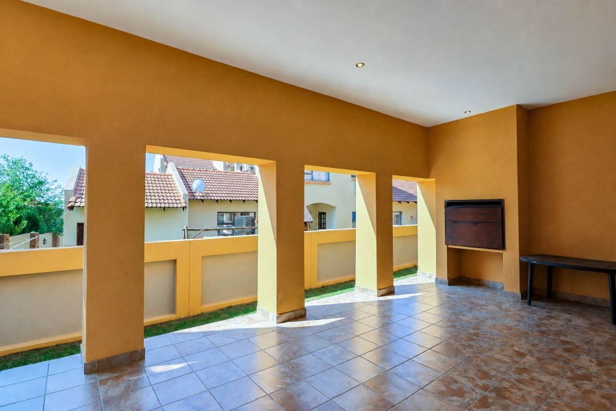 5 Bedroom Property for Sale in Carlswald North Estate Gauteng
