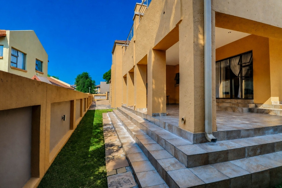 5 Bedroom Property for Sale in Carlswald North Estate Gauteng