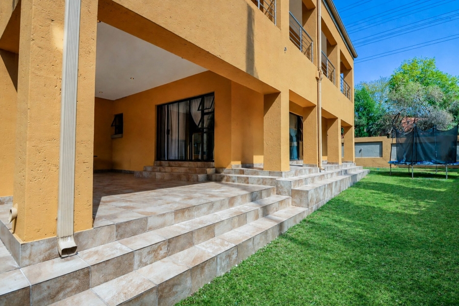 5 Bedroom Property for Sale in Carlswald North Estate Gauteng