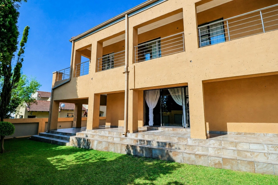 5 Bedroom Property for Sale in Carlswald North Estate Gauteng