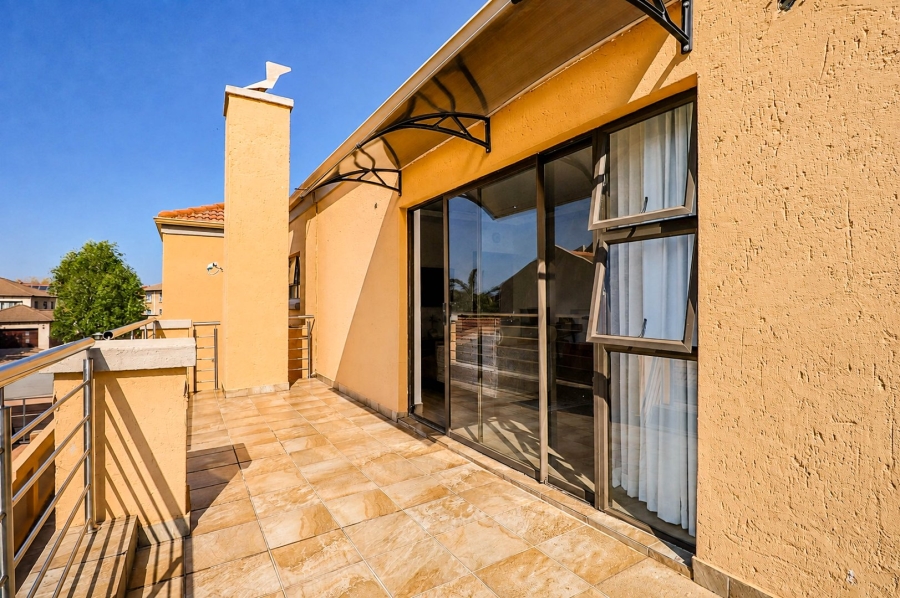 5 Bedroom Property for Sale in Carlswald North Estate Gauteng