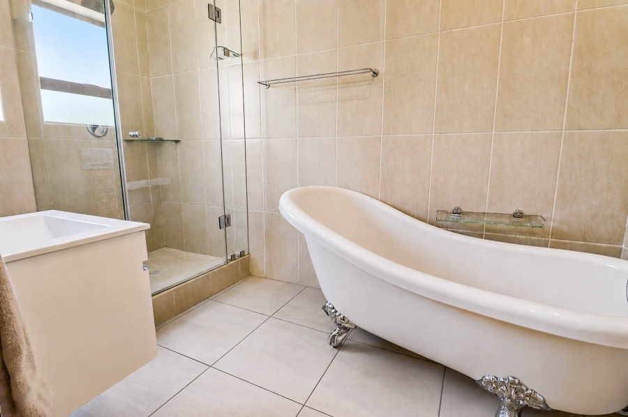 5 Bedroom Property for Sale in Carlswald North Estate Gauteng