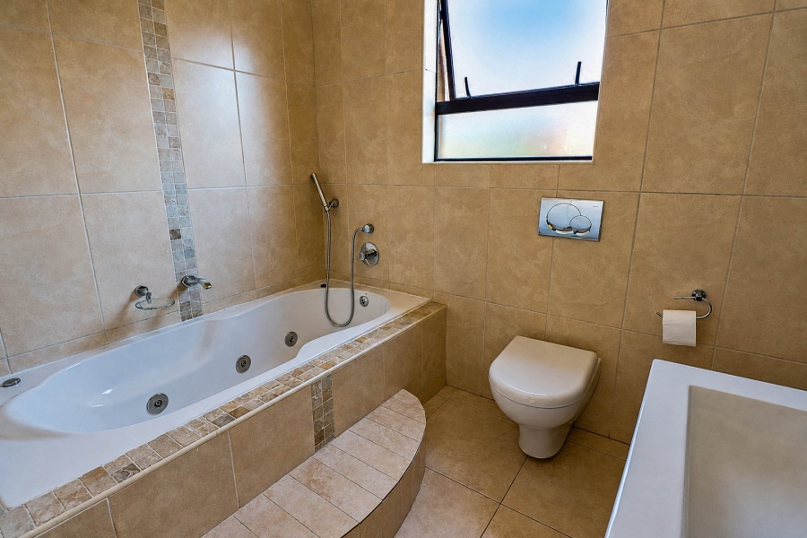 5 Bedroom Property for Sale in Carlswald North Estate Gauteng