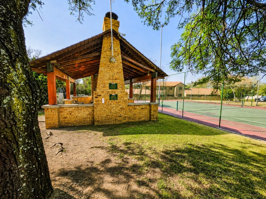 5 Bedroom Property for Sale in Carlswald North Estate Gauteng