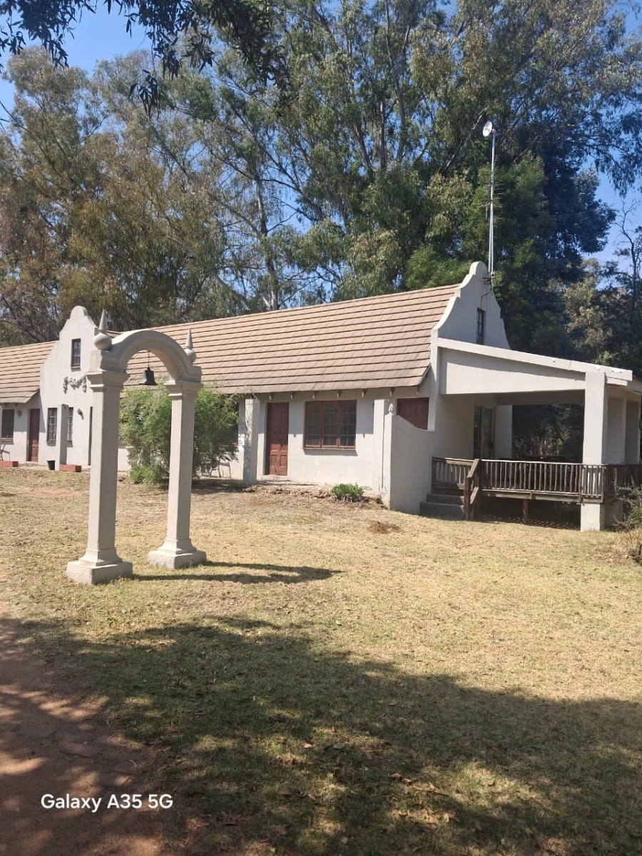 Commercial Property for Sale in Fairlead Gauteng
