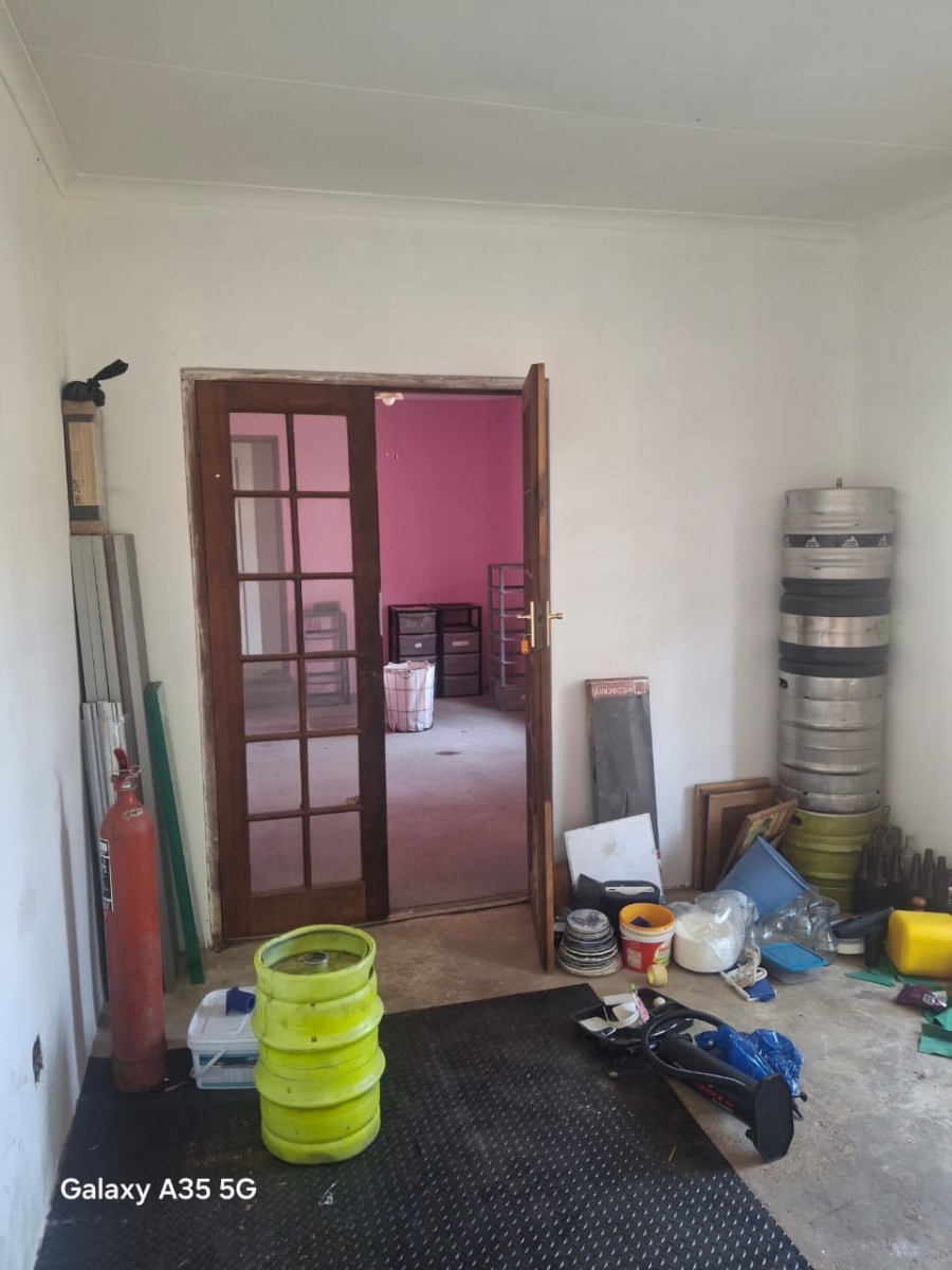 Commercial Property for Sale in Fairlead Gauteng