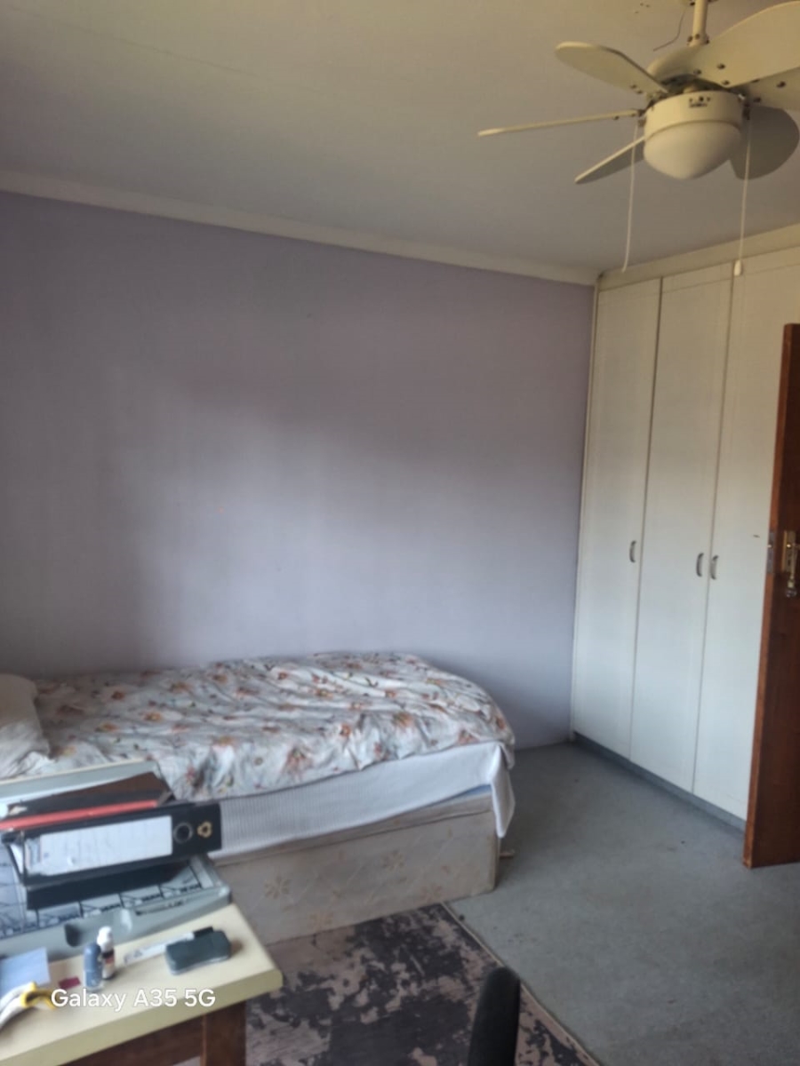 Commercial Property for Sale in Fairlead Gauteng