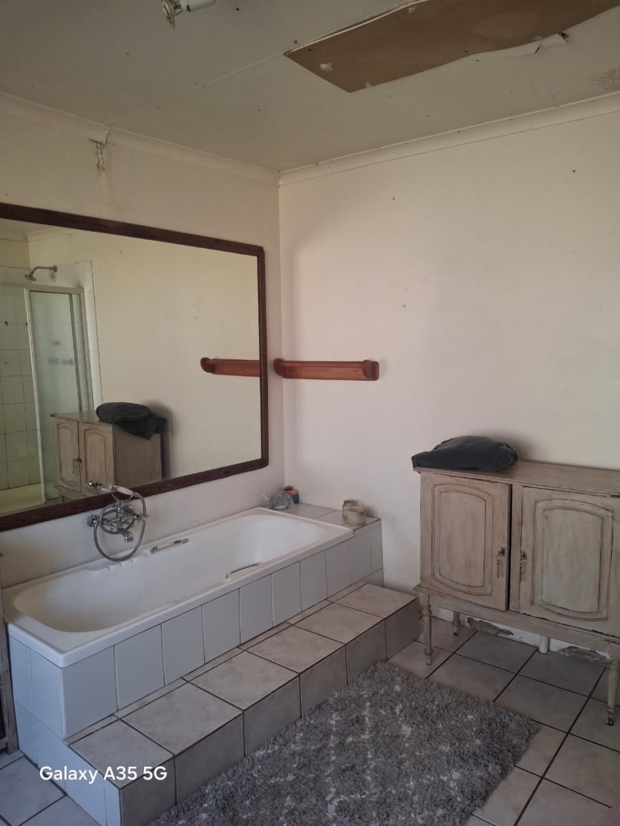 Commercial Property for Sale in Fairlead Gauteng