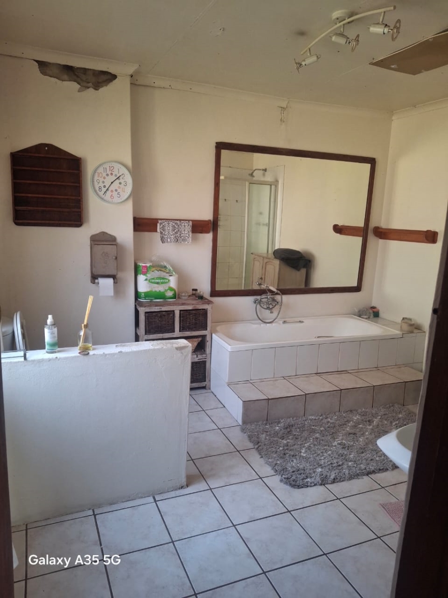 Commercial Property for Sale in Fairlead Gauteng