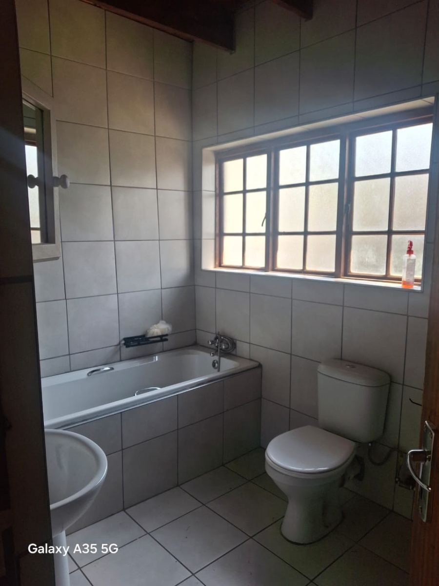 Commercial Property for Sale in Fairlead Gauteng