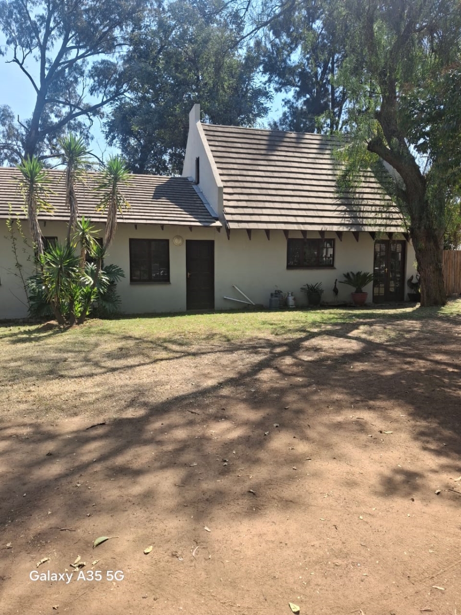 Commercial Property for Sale in Fairlead Gauteng
