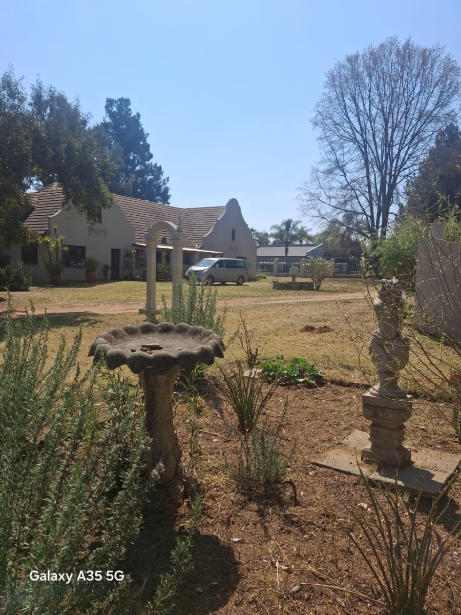 Commercial Property for Sale in Fairlead Gauteng