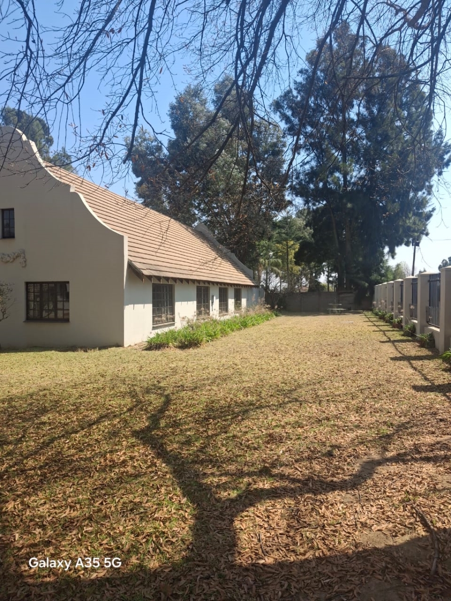 Commercial Property for Sale in Fairlead Gauteng