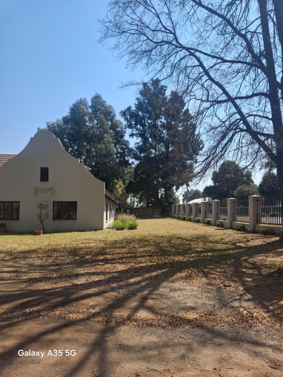 Commercial Property for Sale in Fairlead Gauteng