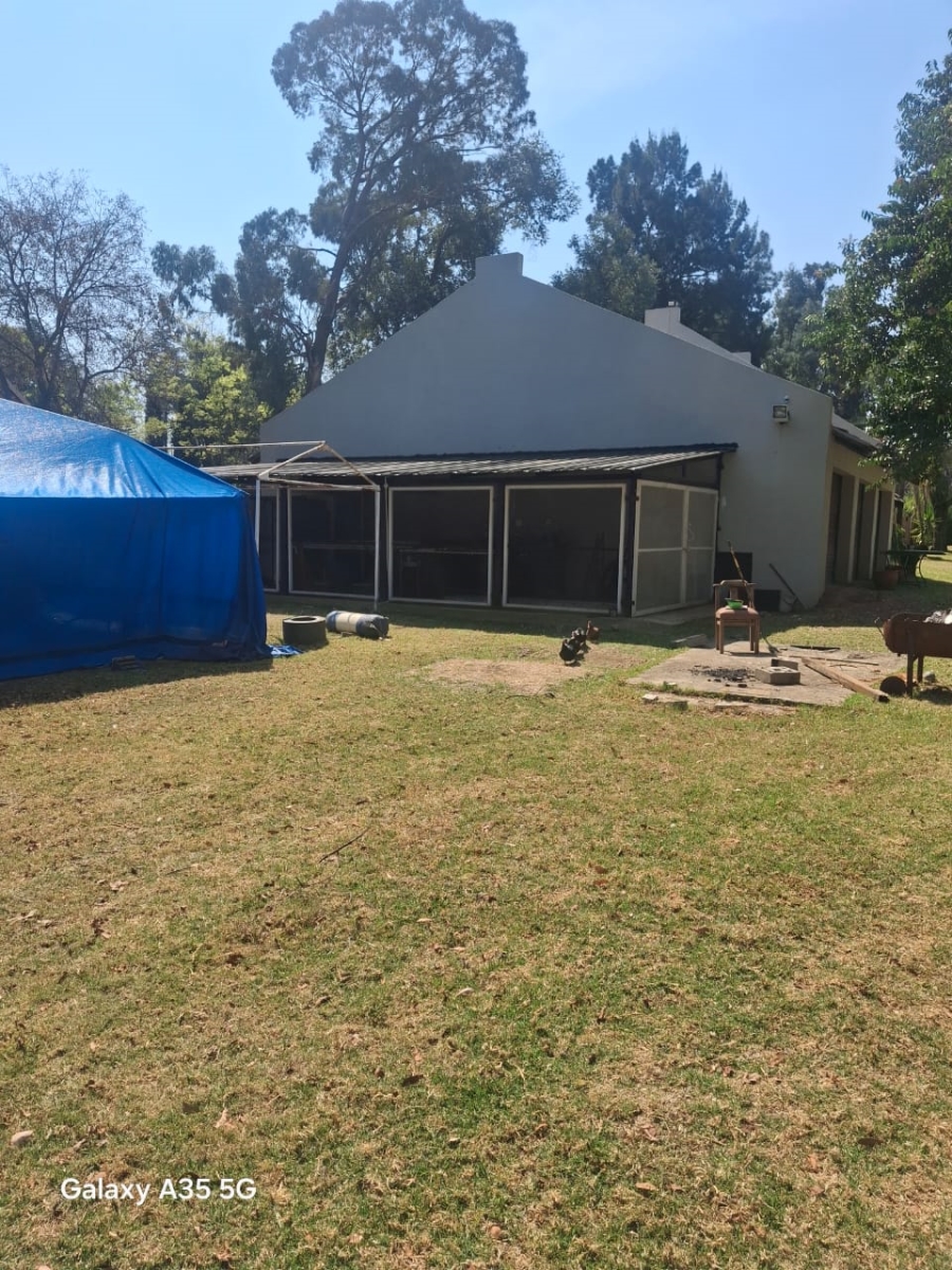 Commercial Property for Sale in Fairlead Gauteng