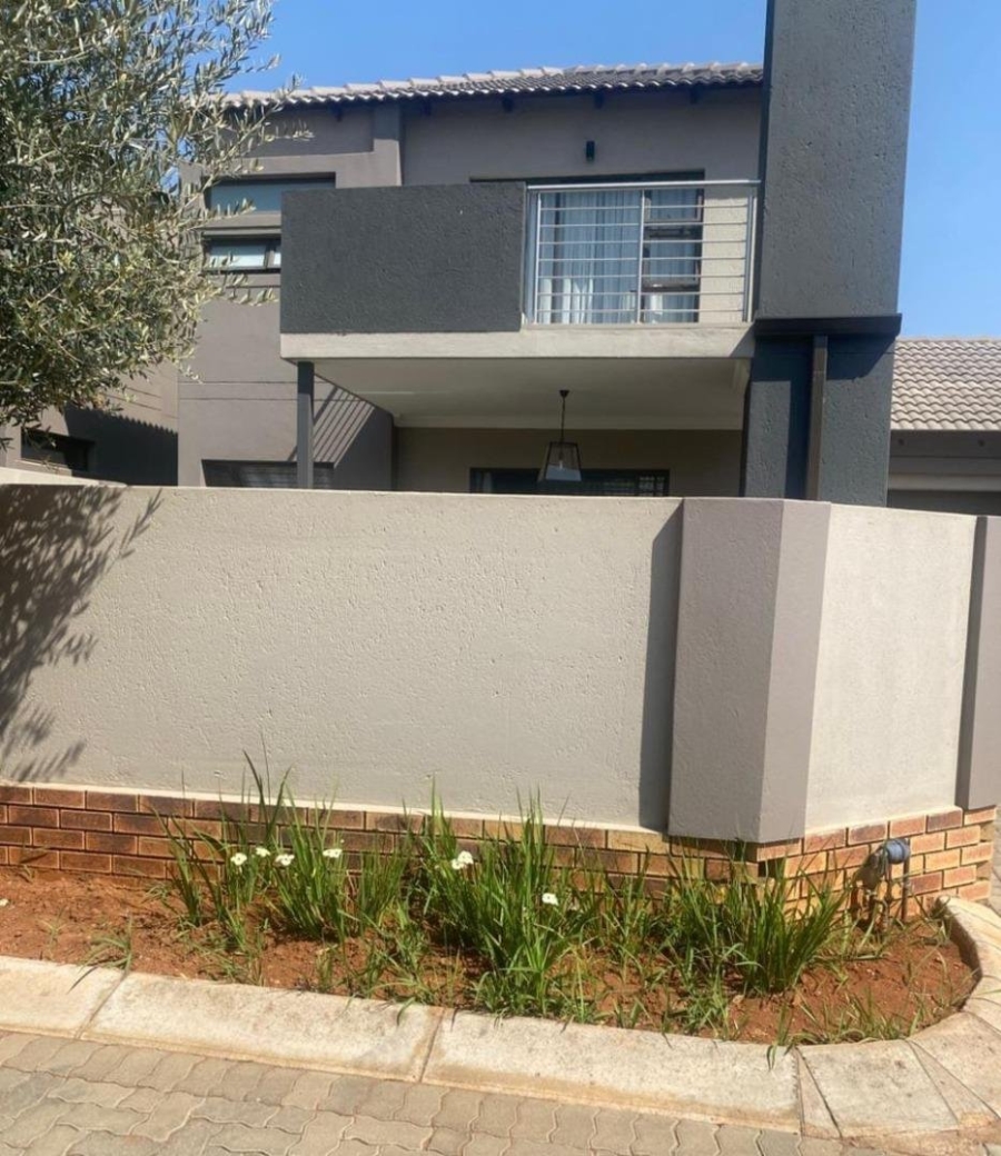 3 Bedroom Property for Sale in Annlin Gauteng