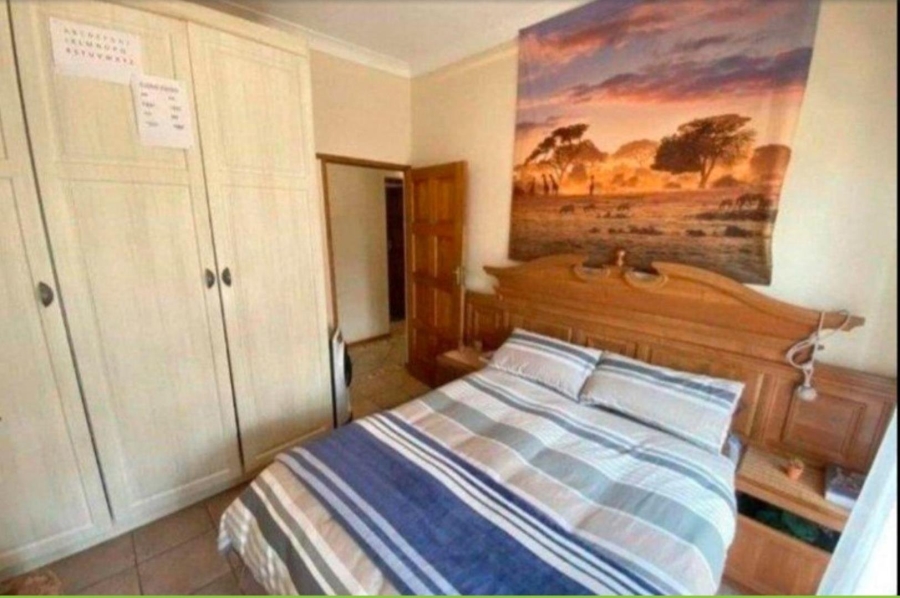 5 Bedroom Property for Sale in Oberholzer Gauteng