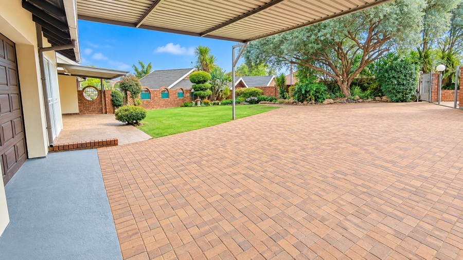 3 Bedroom Property for Sale in Pierre Van Ryneveld Gauteng