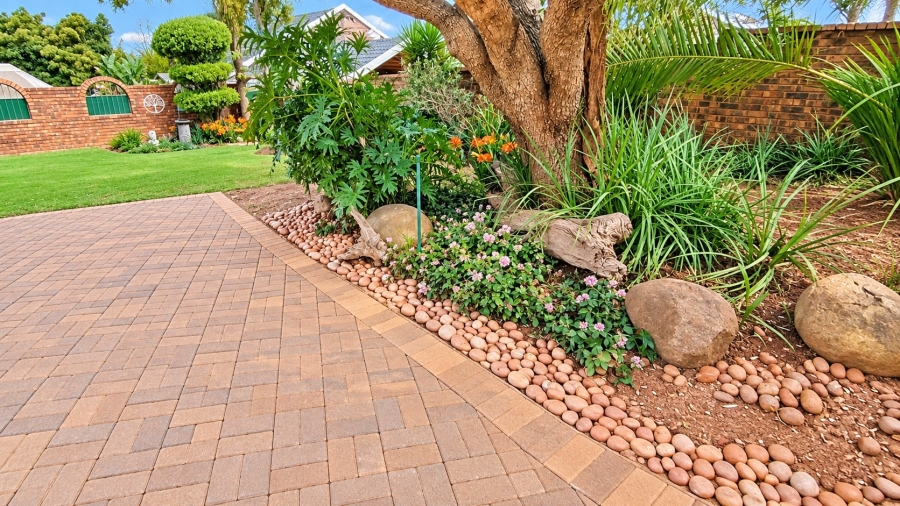 3 Bedroom Property for Sale in Pierre Van Ryneveld Gauteng
