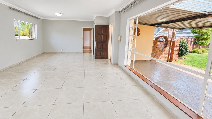 3 Bedroom Property for Sale in Pierre Van Ryneveld Gauteng