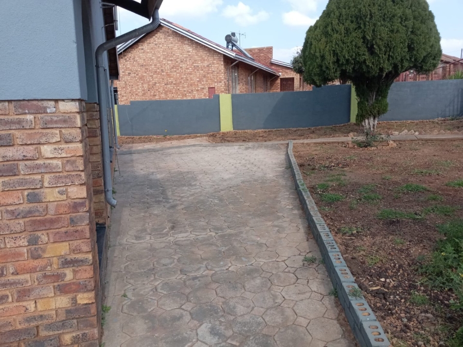 3 Bedroom Property for Sale in Soshanguve DD Gauteng